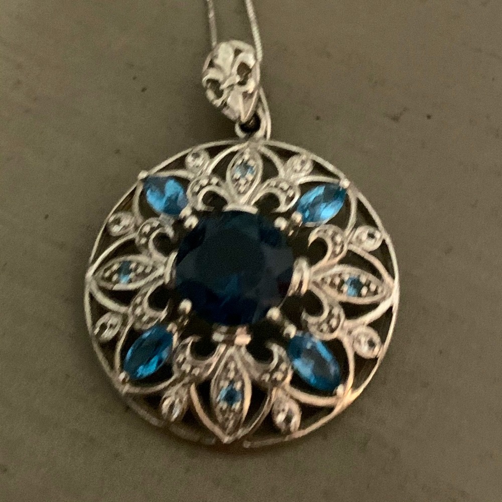 Beautiful blue topaz stamped 925 sterling necklace